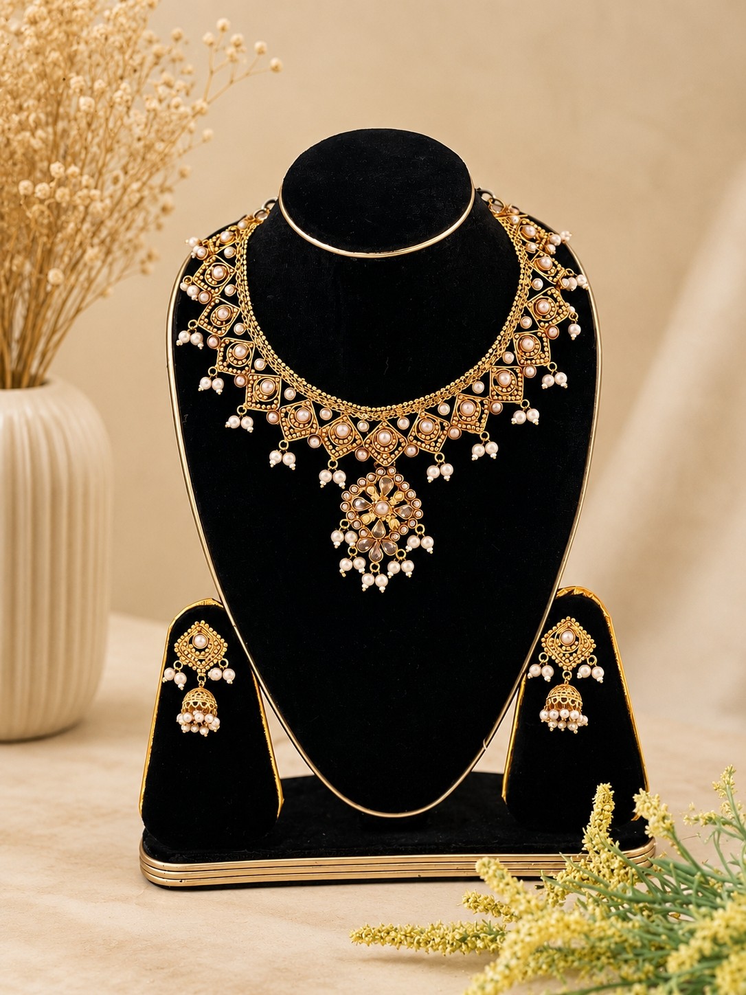 Ghuri Pearl Necklace